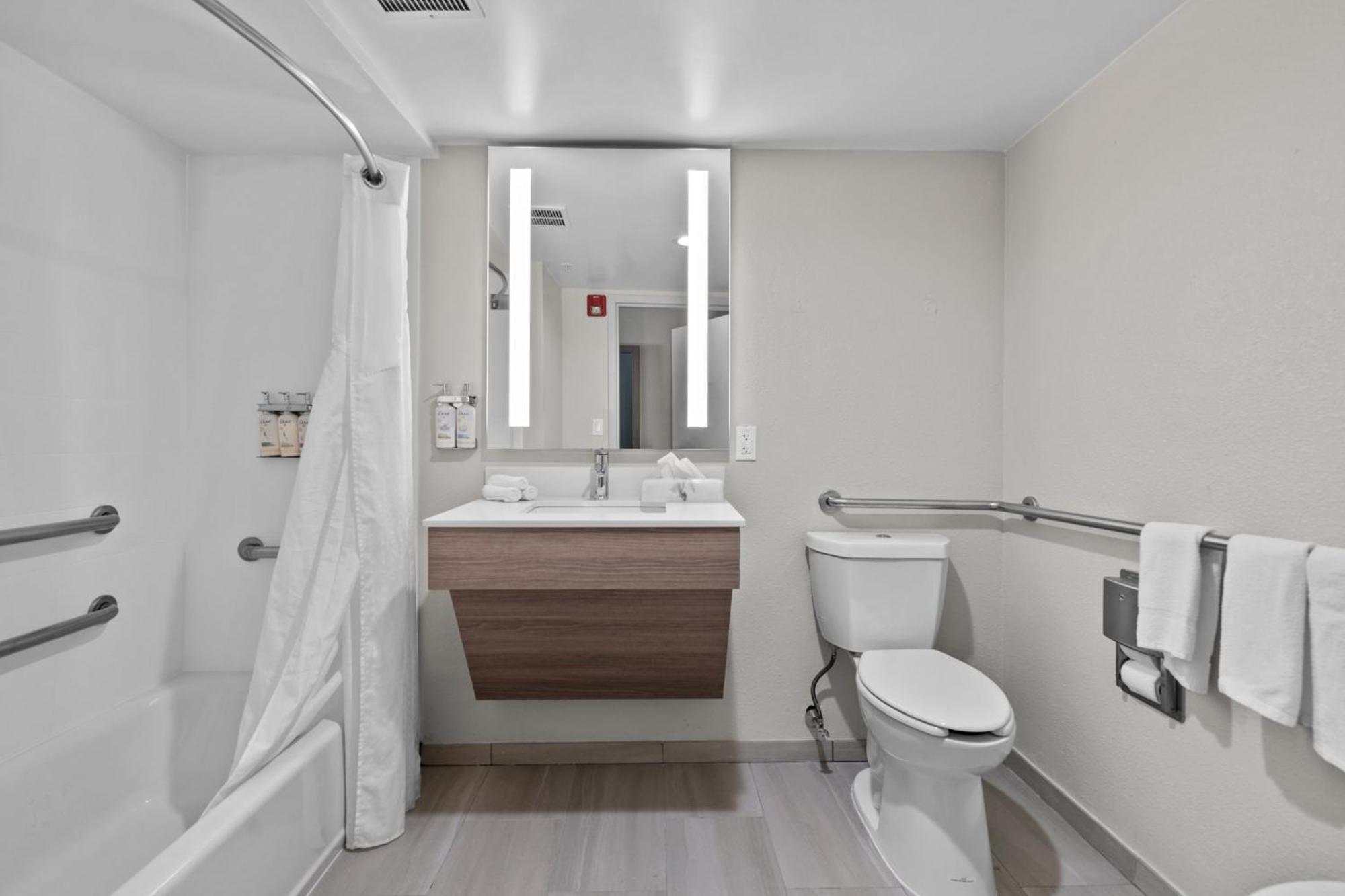 Express & West Point-fort Montgomery By Ihg 2*