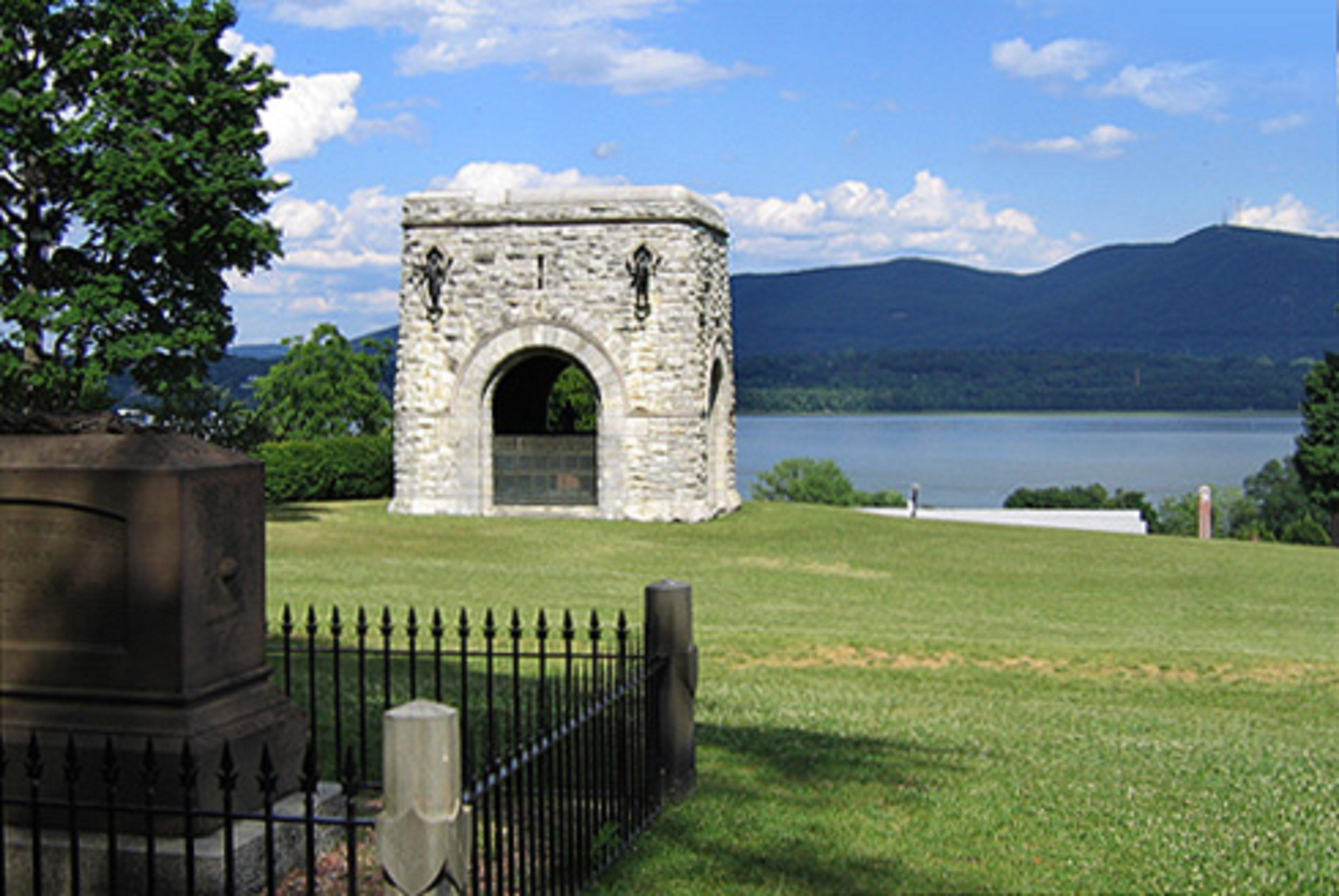Express & West Point-fort Montgomery By Ihg